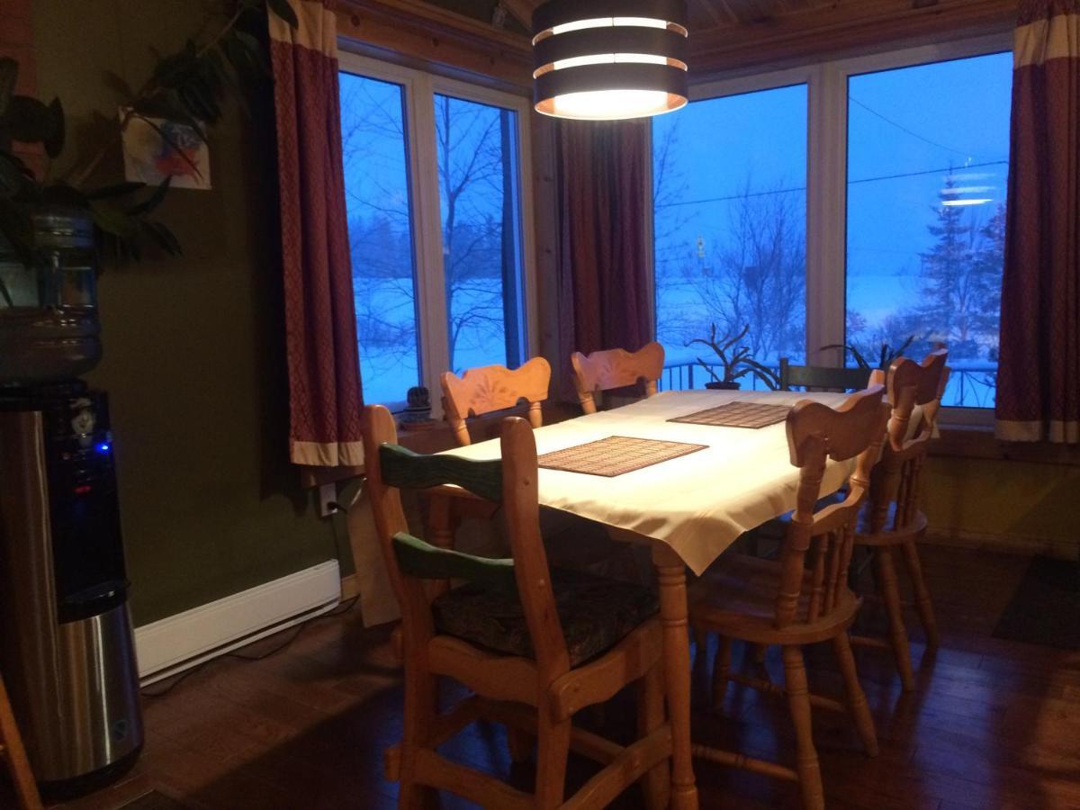 Maison Bleue Sainte Anne-des-Chênes Kamer foto